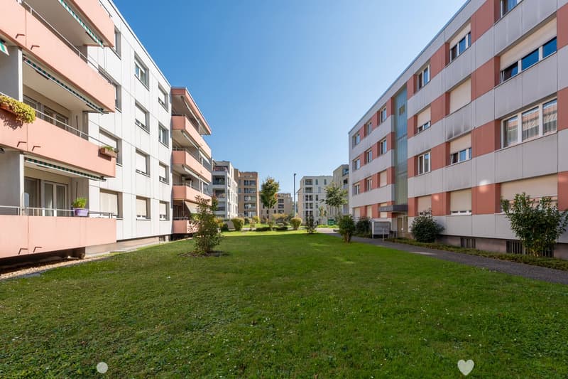 Helle 3-Zimmerwohnung mit Balkon an guter Lage in Biel (1)