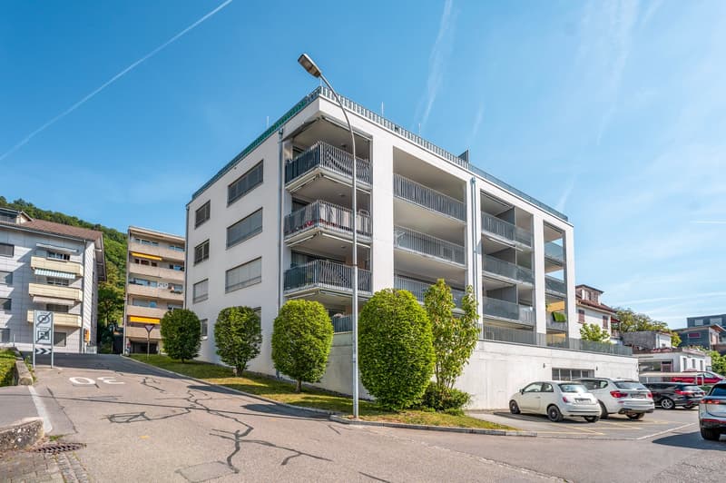 Modern and bright 3.5-room apartment with large balcony in Pieterlen (1)