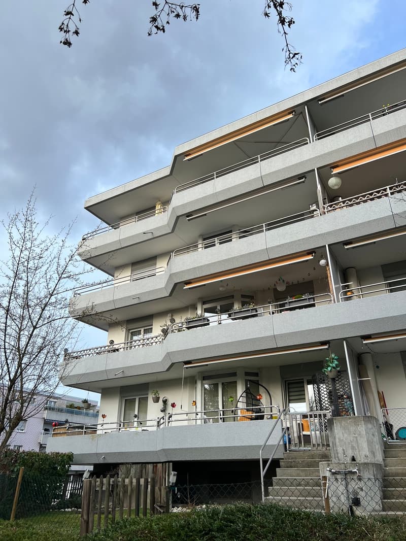 ERSTVERMIETUNG nach Sanierung: 4.5-Zi-Wohnung mit Balkon im Eigentumsstandart (9)