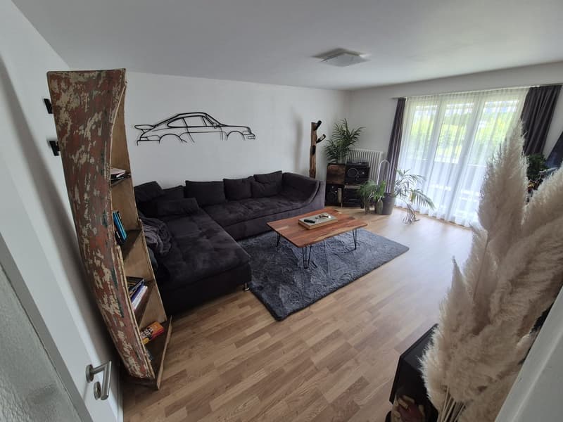 Appartamento moderno di 3,5 locali con balcone a Brügg (3)