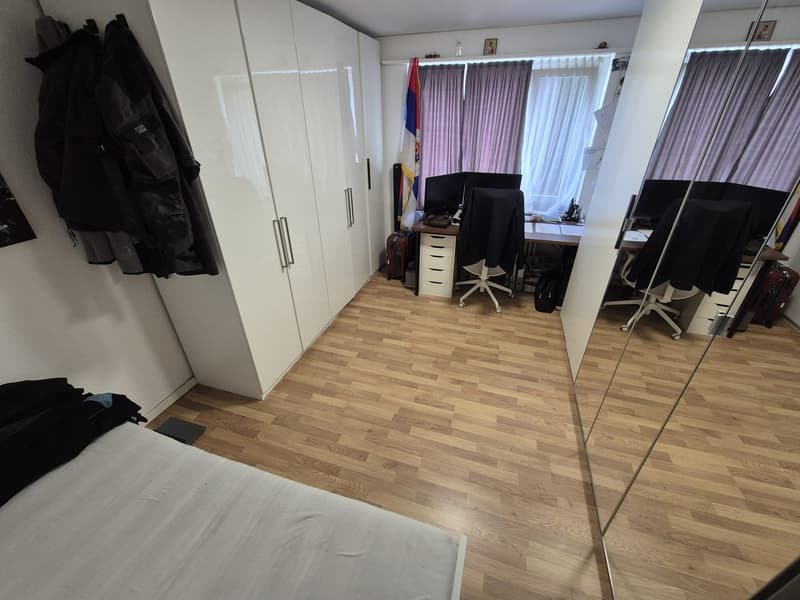 Appartamento moderno di 3,5 locali con balcone a Brügg (6)