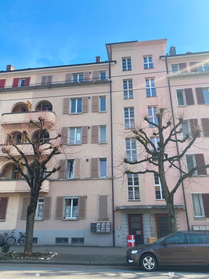Schöne 3.5-Zimmerwohnung im begehrten Gurzelenquartier in Biel (1)