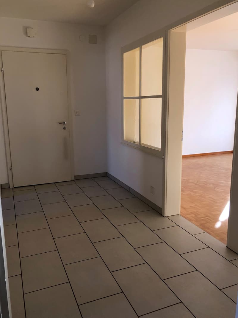 Appartement moderne 3 pièces au Gurnigelstr. 26 à Nidau (4)