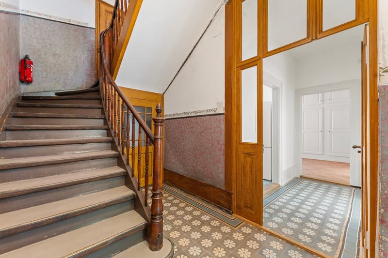 Appartement de style dans un immeuble ancien avec jardin privé dans un emplacement central à Biel (2)