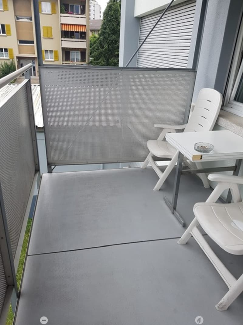 Moderne 2.5-Zimmerwohnung mit Balkon & Gartenblick – ab 1. November in Biel (7)