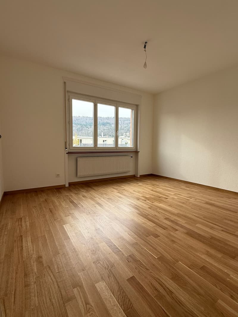 Stillvolle zentral gelegene 3.5-Zimmerwohnung mit grossem Balkon (12)