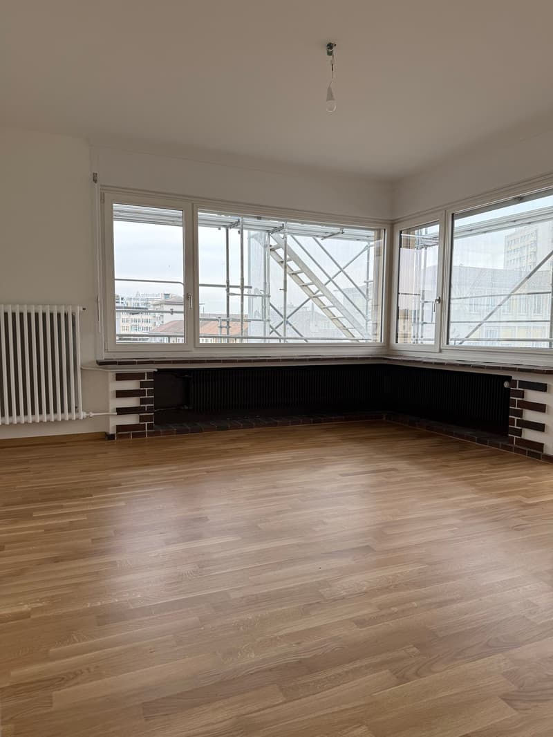 Stillvolle zentral gelegene 3.5-Zimmerwohnung mit grossem Balkon (8)