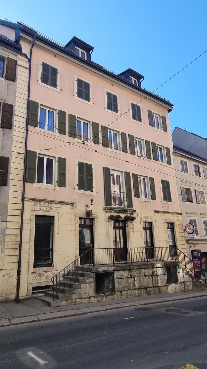 Appartement lumineux de 4 pièces avec 2 salles de bains – disponible immédiatement (1)