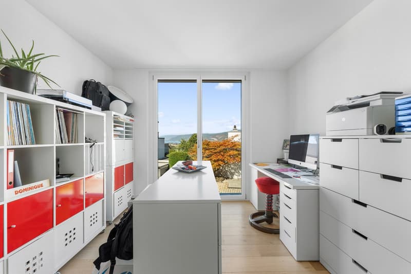 Exklusive 5.5-Zimmer-Traumwohnung mit Seeblick am Oberfeldweg in Bellmund (11)