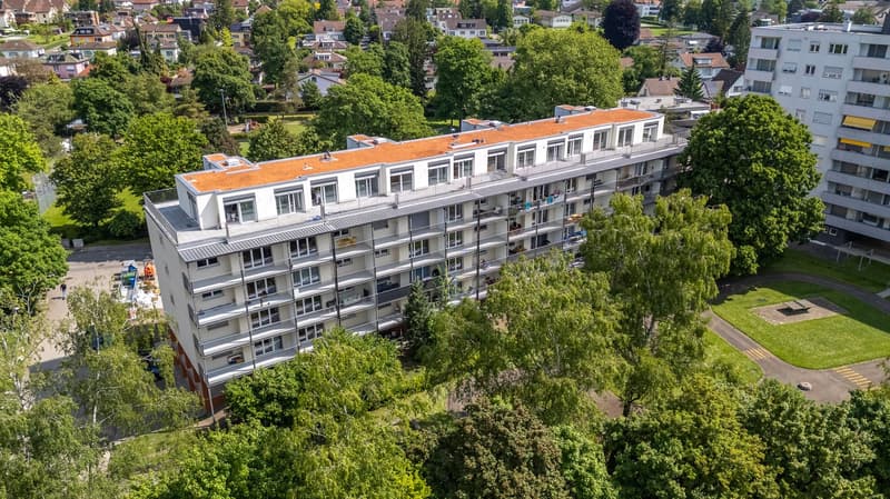 Moderne 2.5-Zimmer-Attikawohnung mit zwei grosszügigen Terrassen in Nidau (10)