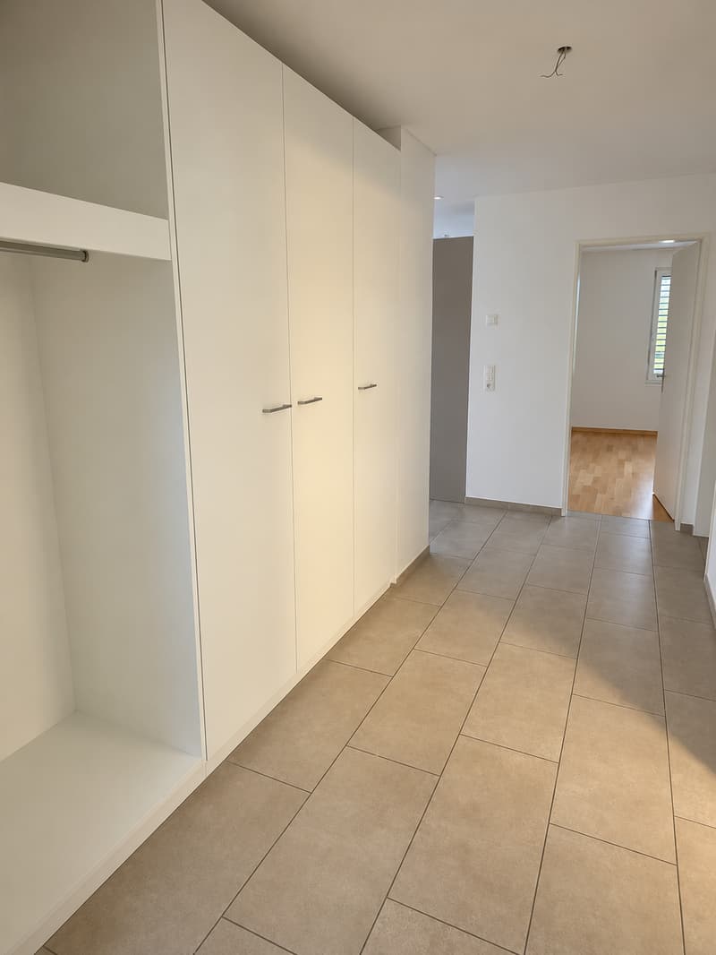 Moderne 3.5-Zimmerwohnung mit Balkon und Lift in Pieterlen (8)