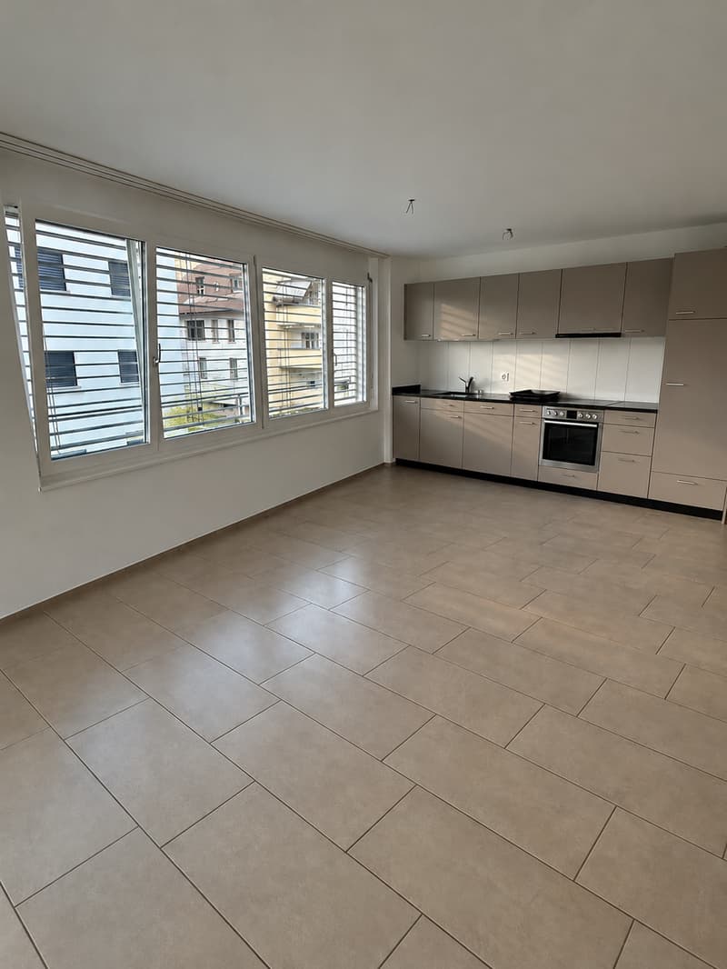 Moderne 3.5-Zimmerwohnung mit Balkon und Lift in Pieterlen (4)