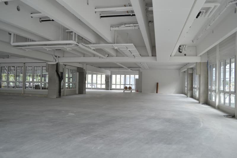 Newly Built Commercial House: Space for Ideas and Growth! (10)