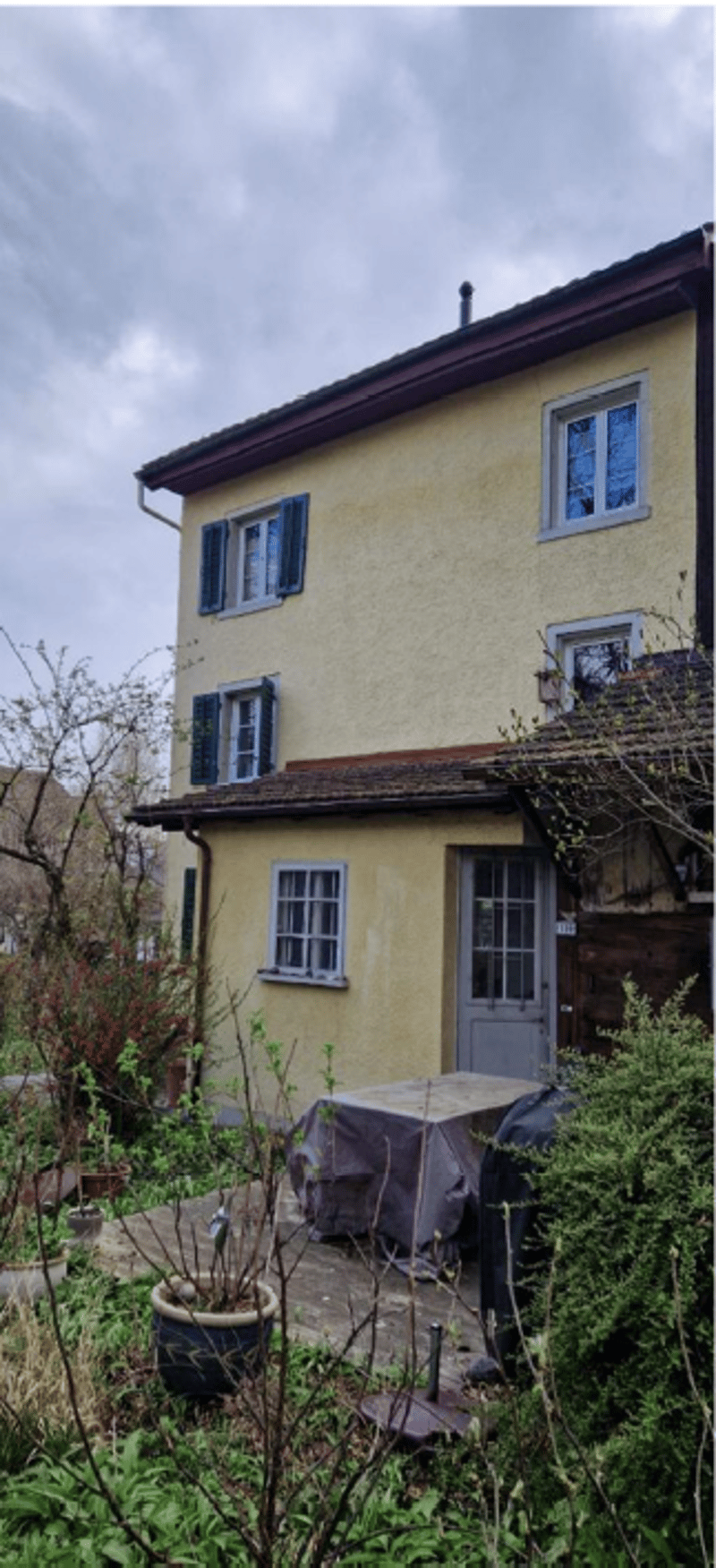 Charmantes 5-Zimmerhaus mit Gartenidylle im alten Dorfkern von Feldmeilen (2)