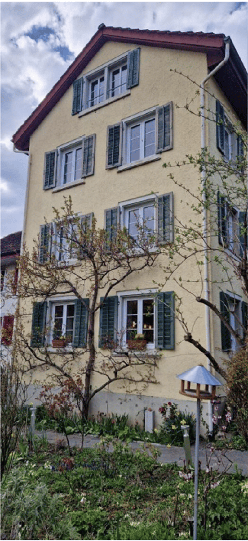 Charmantes 5-Zimmerhaus mit Gartenidylle im alten Dorfkern von Feldmeilen (1)