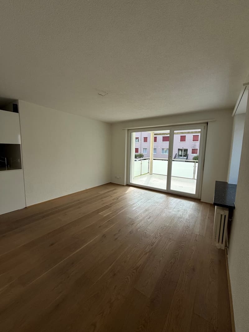 Appartement de 4,5 pièces baigné de lumière avec salle de bain spacieuse et équipement moderne (6)