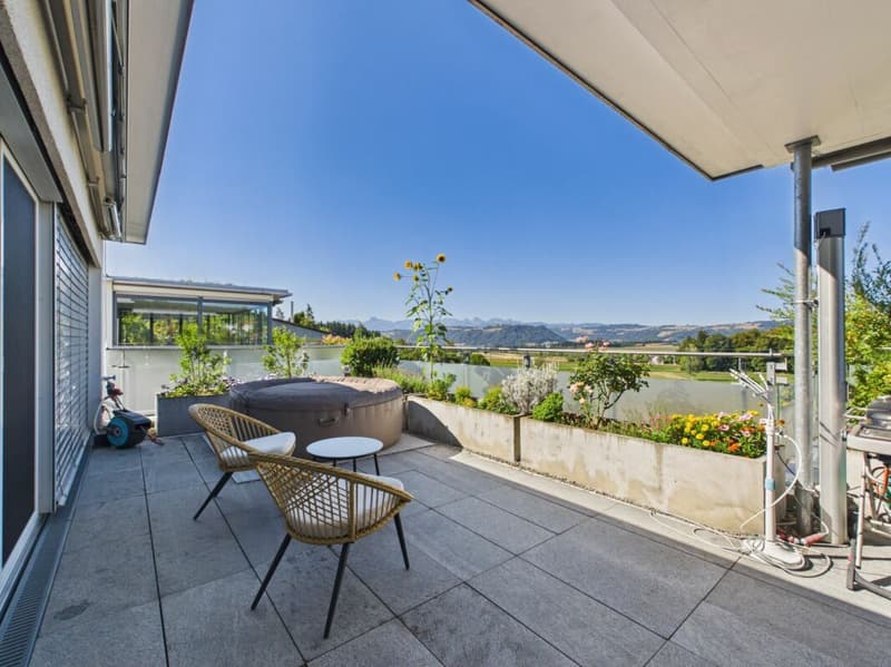Exklusives 5½-Zimmer-Terrassenhaus mit Weitsicht (8)