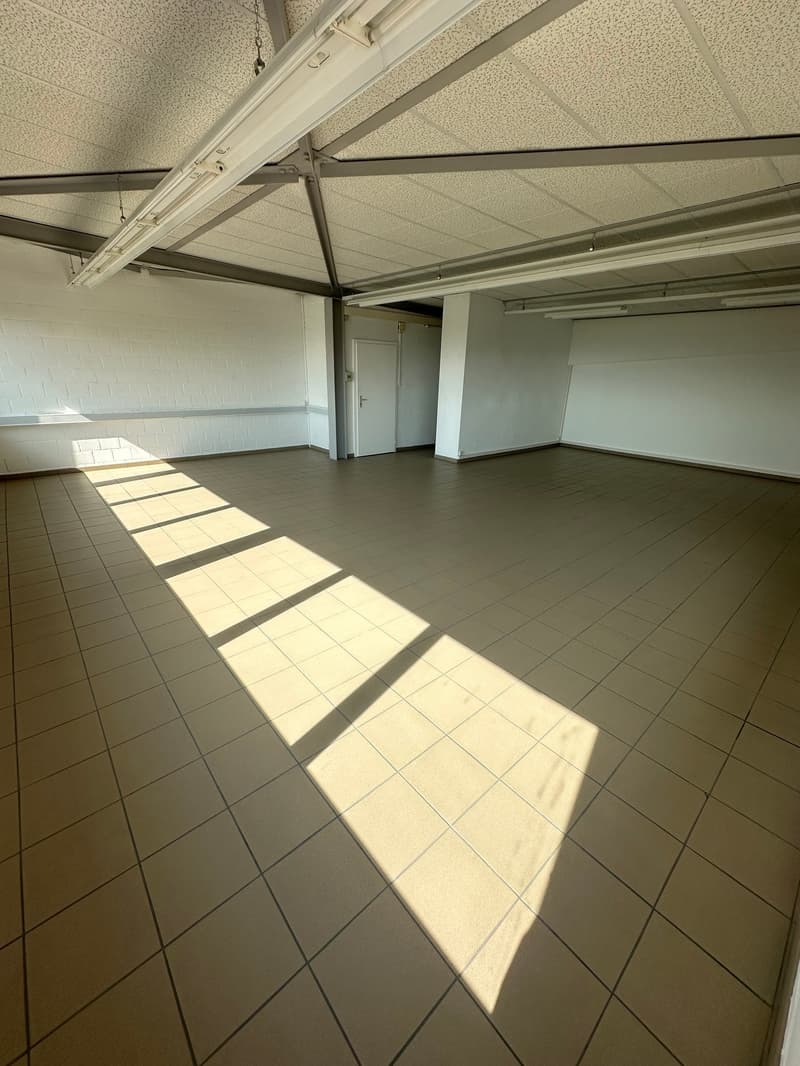 Locale commerciale a Boudry (3)