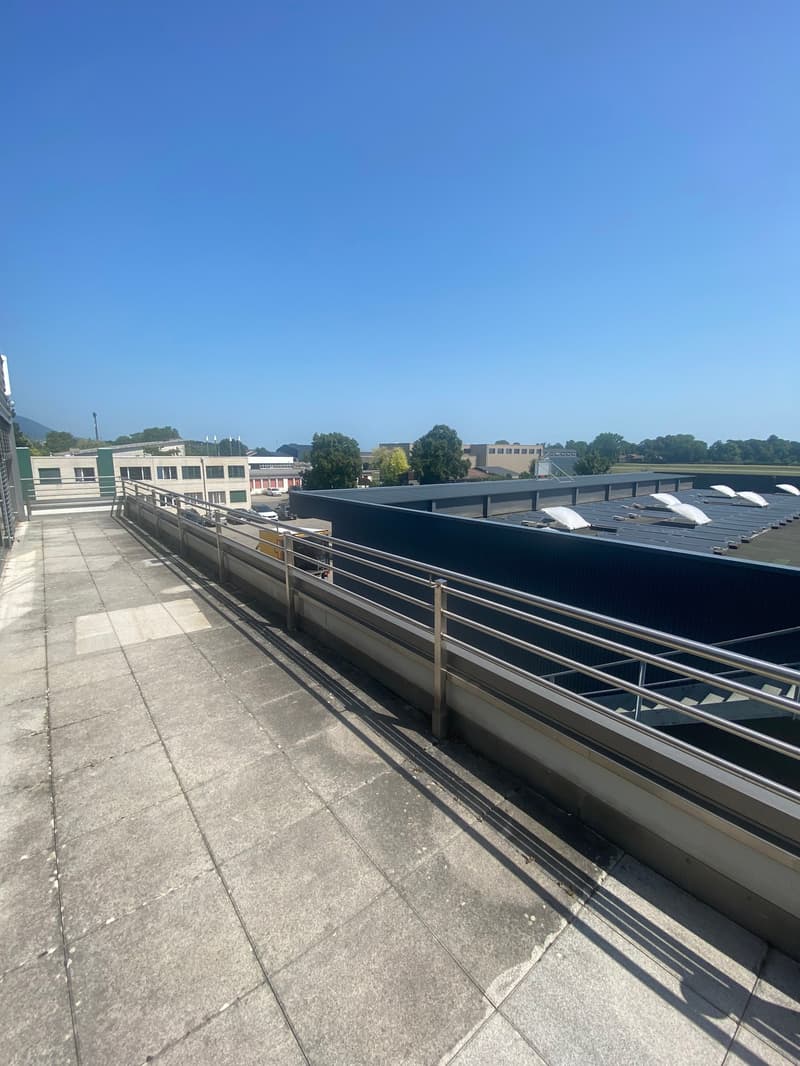 Espace industriel avec cuisine, WC et terrasse à Milvignes (10)