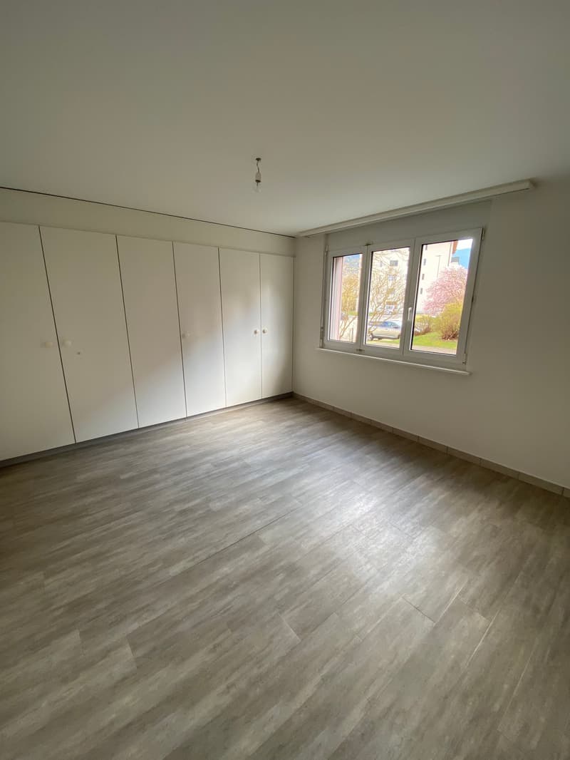 Prächtige 3.5-Zimmer-Wohnung im Erdgeschoss in Fleurier (3)