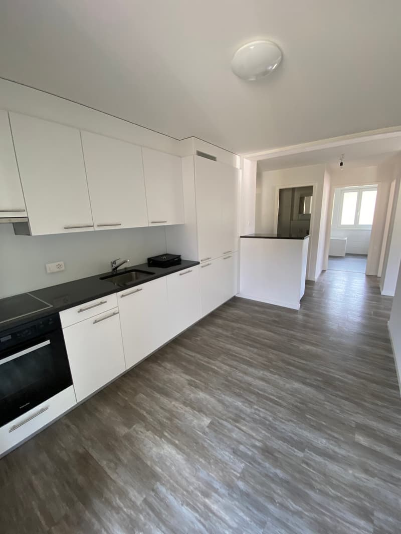 Prächtige 3.5-Zimmer-Wohnung im Erdgeschoss in Fleurier (2)