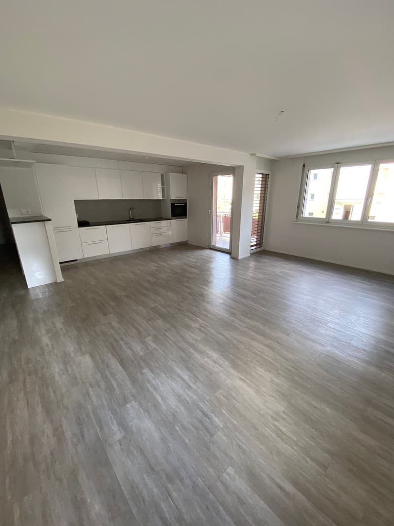 Prächtige 3.5-Zimmer-Wohnung im Erdgeschoss in Fleurier (1)