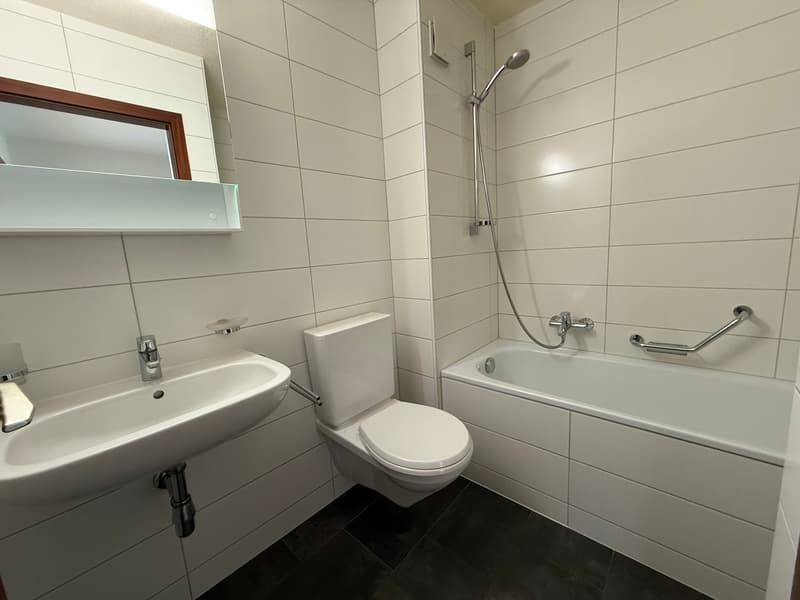 Charmanter Apartment mit 3.5 Zimmern und Balkon in Peseux (8)