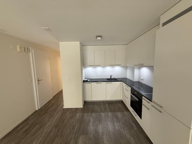 Charmanter Apartment mit 3.5 Zimmern und Balkon in Peseux (2)