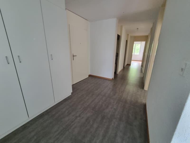 Spacieux appartement 5.5 pièces avec balcon à Boudry (12)