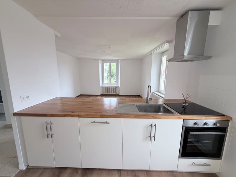 Appartamento di 2,5 locali in affitto a Chézard-St-Martin (3)