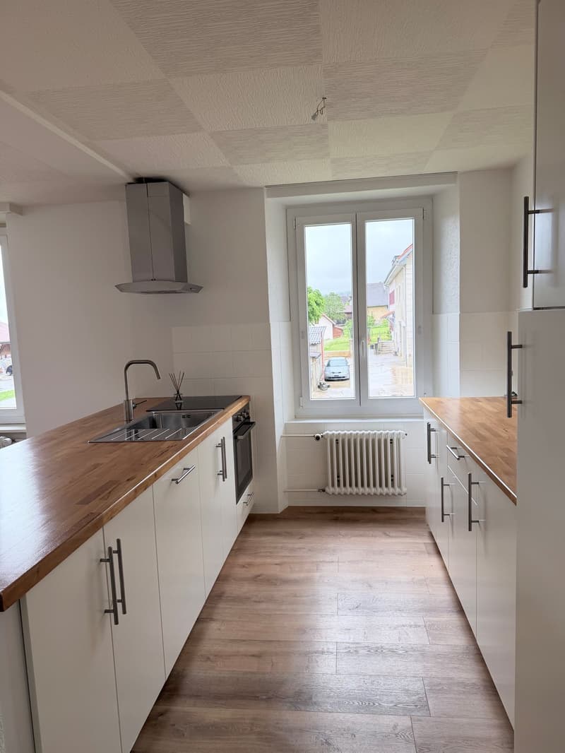 Appartamento di 2,5 locali in affitto a Chézard-St-Martin (5)