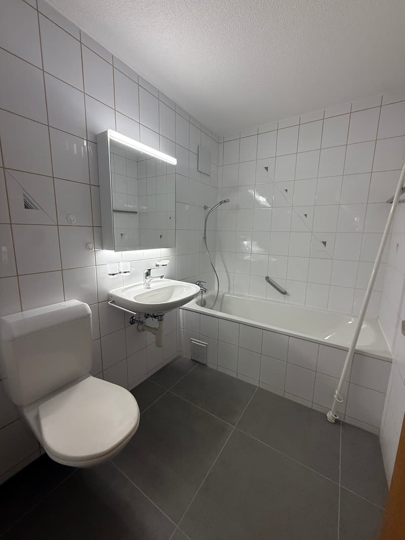 Helles 4.5-Zimmer-Wohnung mit Balkon in Corcelles (14)