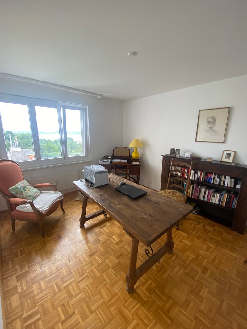 Très bel appartement de 4 pièces avec vue à Hauterive (5)