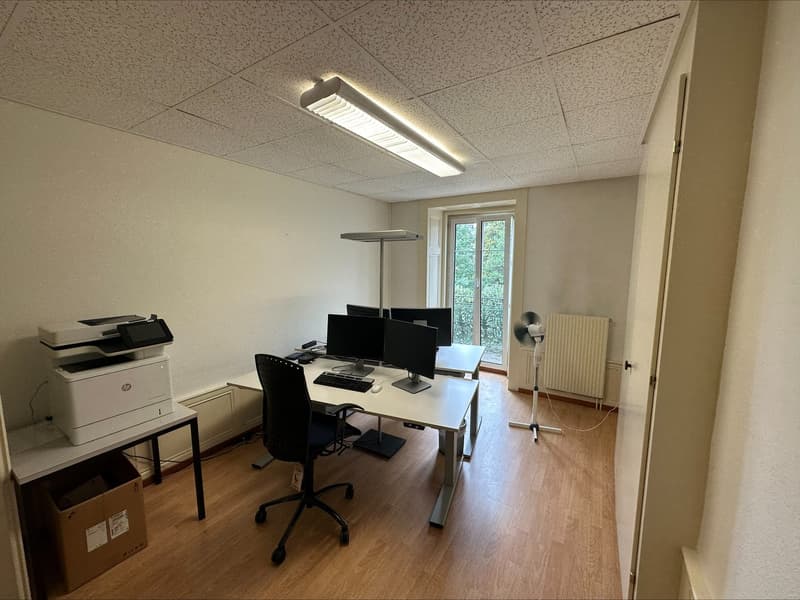 Bureau lumineux de 4 pièces au cœur de Neuchâtel (4)