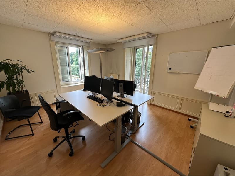 Bureau lumineux de 4 pièces au cœur de Neuchâtel (8)