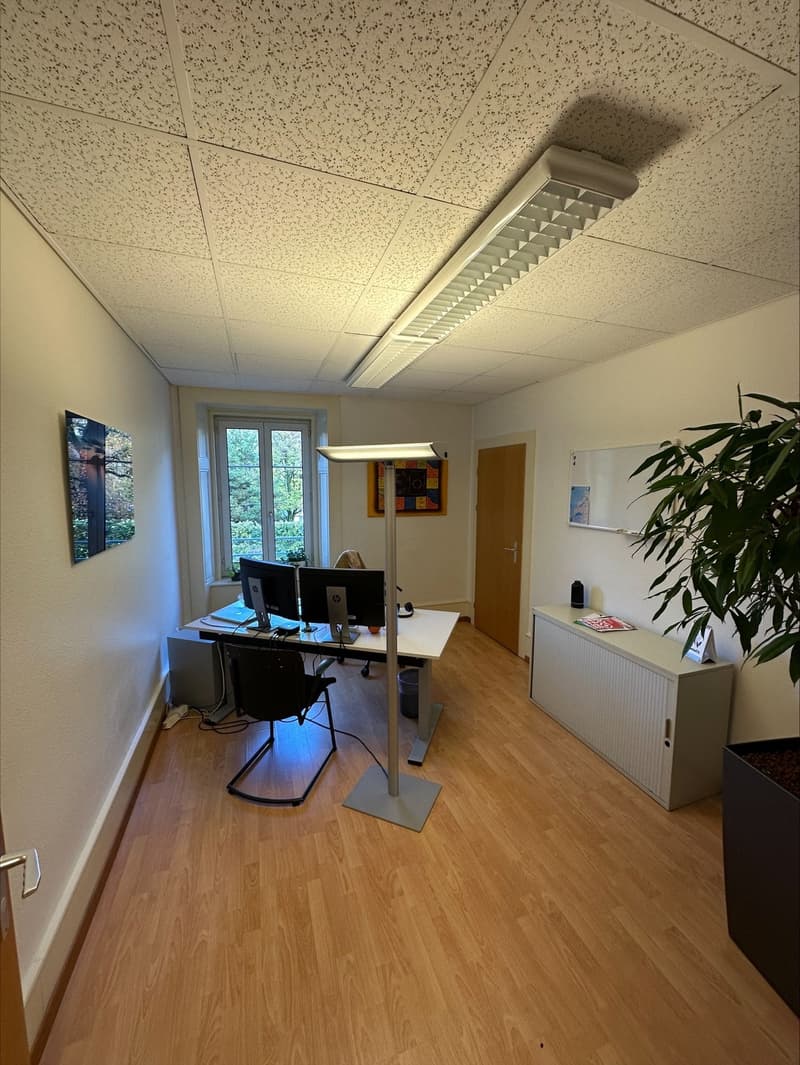 Ufficio luminoso di 4 locali nel cuore di Neuchâtel (2)