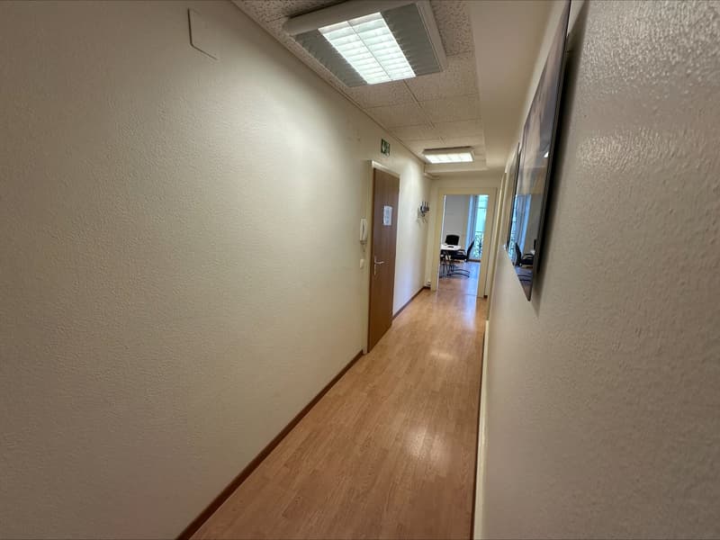 Ufficio luminoso di 4 locali nel cuore di Neuchâtel (11)