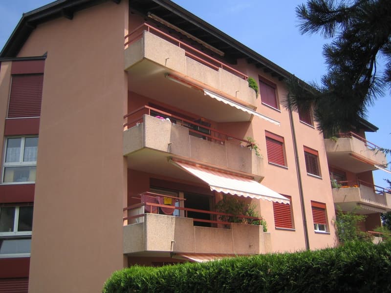 Ampio appartamento di 5.5 locali con balcone a Corcelles (14)