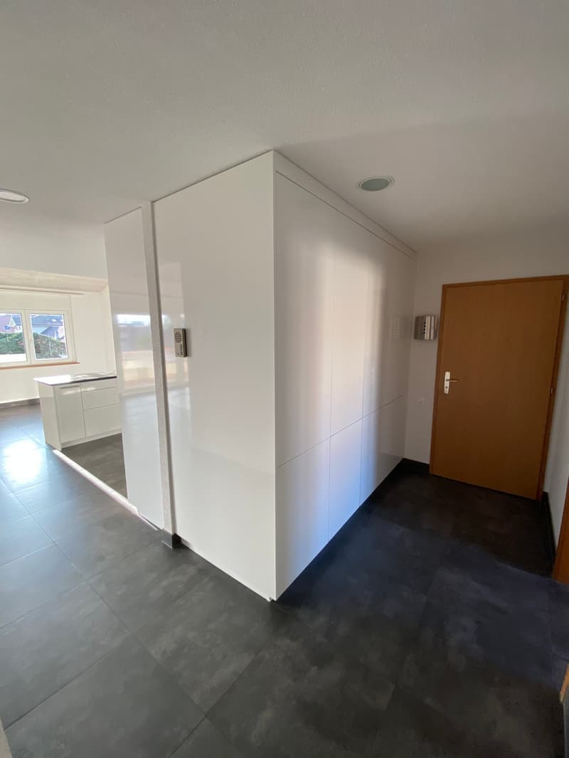 Ampio appartamento di 5.5 locali con balcone a Corcelles (10)