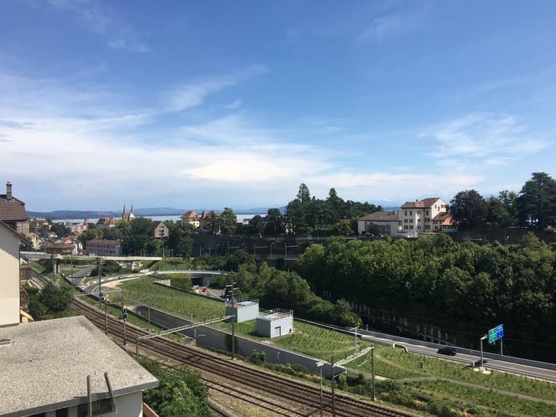 Appartement lumineux de 2 pièces avec vue panoramique à Neuchâtel (6)