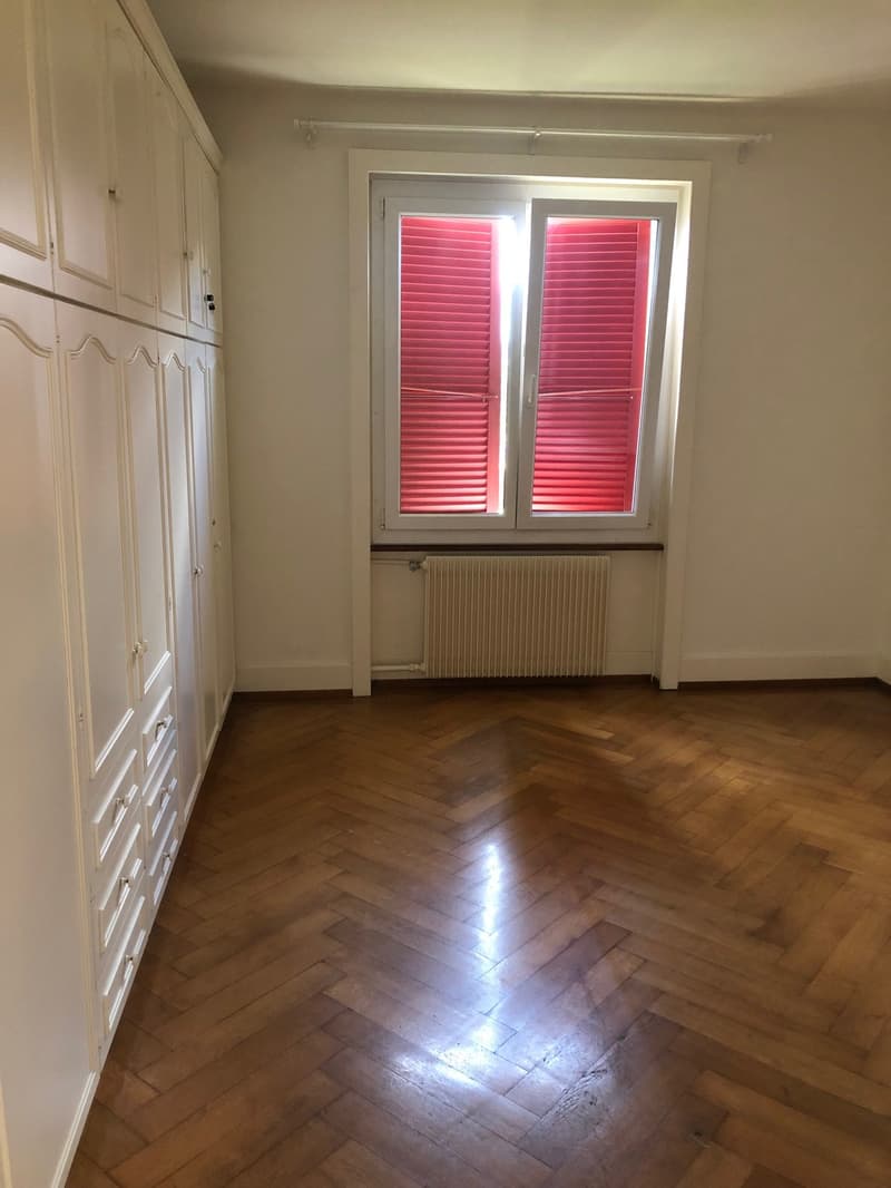 Spacieux appartement de 4 pièces avec balcon à Peseux (6)