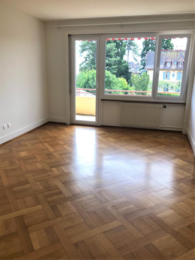 Spacieux appartement de 4 pièces avec balcon à Peseux (2)