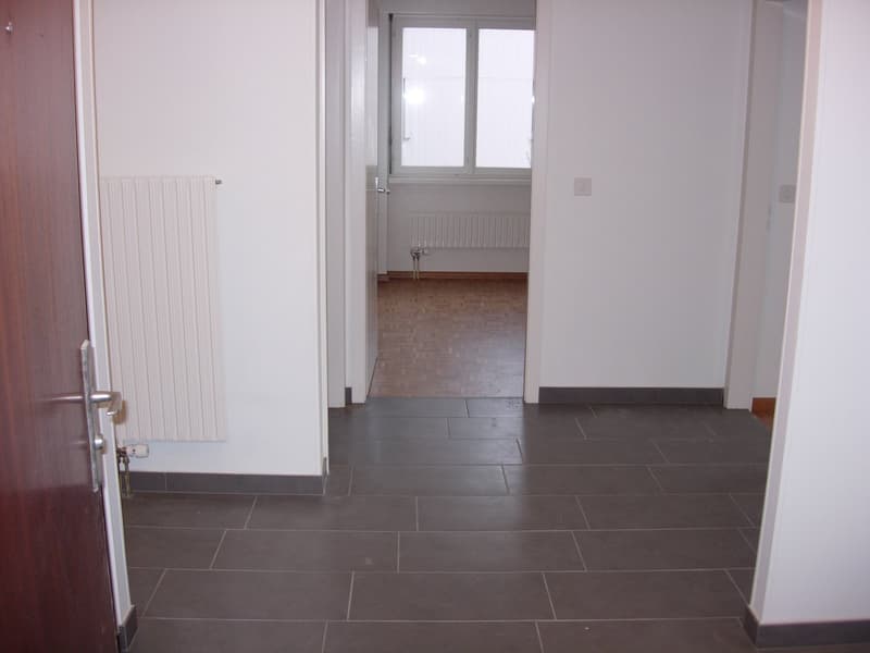 Wohnung 3.5 Zimmer mit Balkon und schöner Aussicht in Neuchâtel (7)
