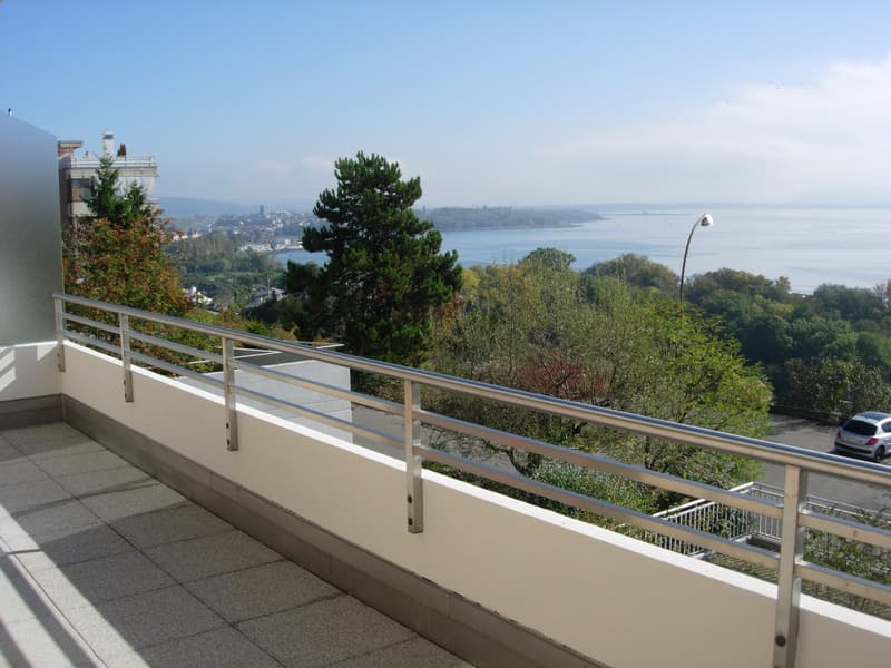 Wohnung 3.5 Zimmer mit Balkon und schöner Aussicht in Neuchâtel (9)