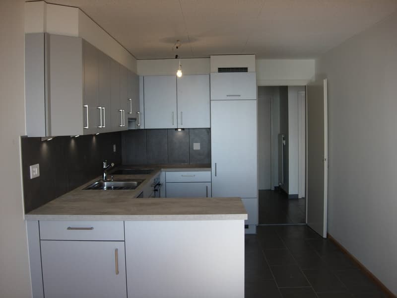 Wohnung 3.5 Zimmer mit Balkon und schöner Aussicht in Neuchâtel (2)