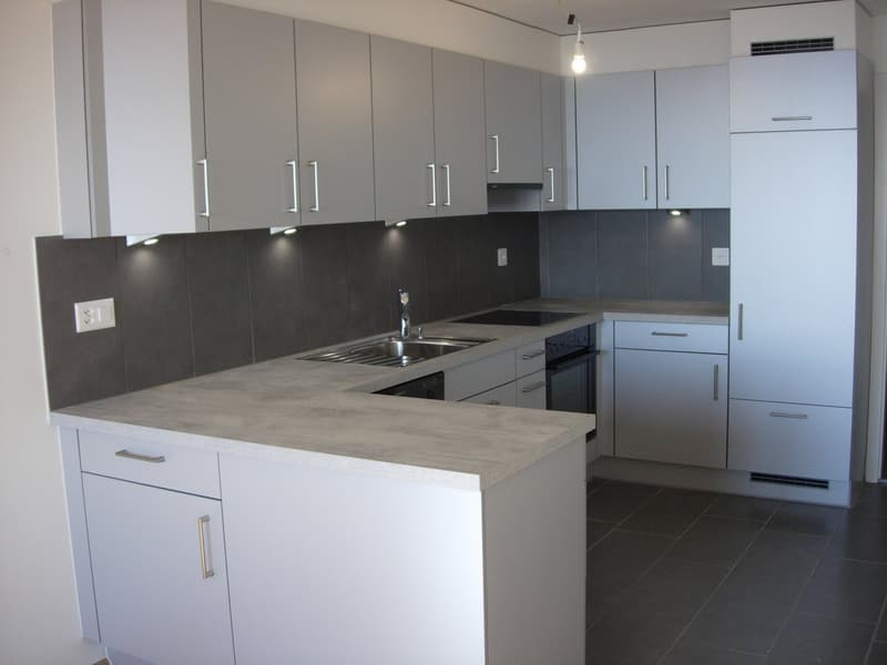 Wohnung 3.5 Zimmer mit Balkon und schöner Aussicht in Neuchâtel (1)