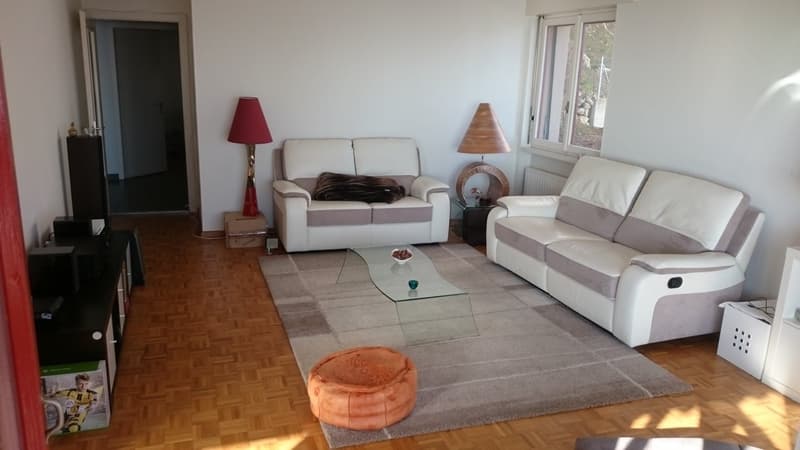 Wohnung 3.5 Zimmer mit Balkon und schöner Aussicht in Neuchâtel (5)