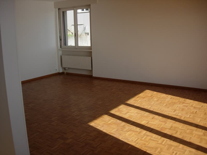 Wohnung 3.5 Zimmer mit Balkon und schöner Aussicht in Neuchâtel (6)