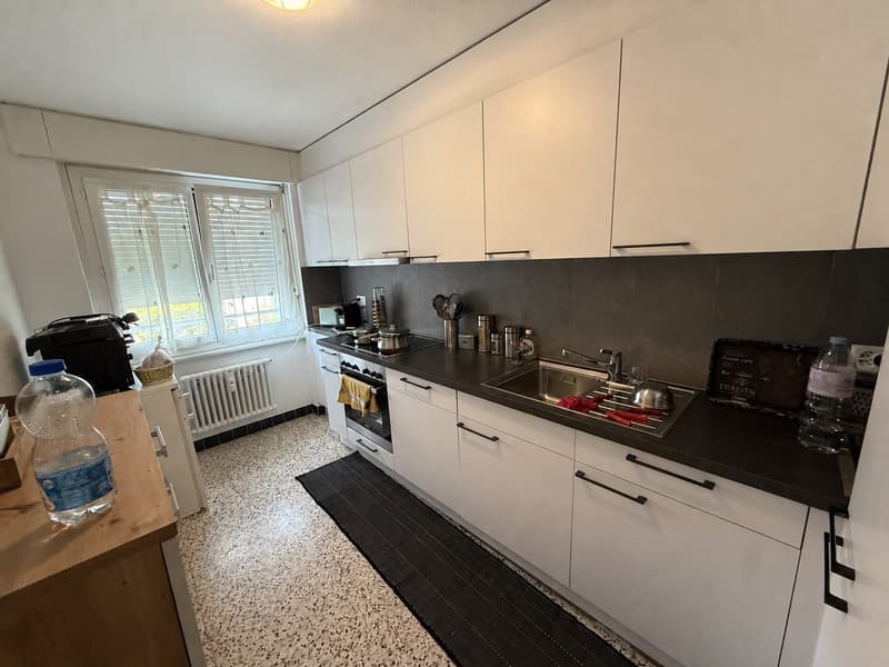 Charmant appartement de 2 pièces avec balcon à Cressier (1)