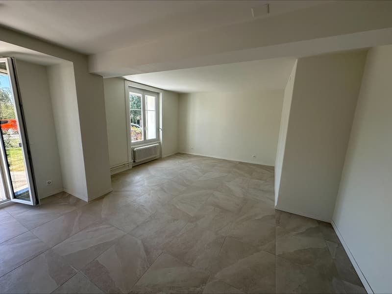 Appartement 3 pièces rénové avec terrasse à Neuchâtel (2)